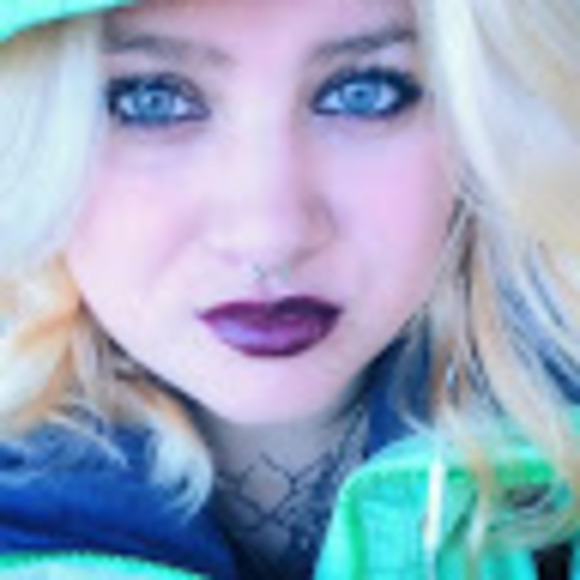 Meet your Posher, V3nessa - Picture 1 of 1